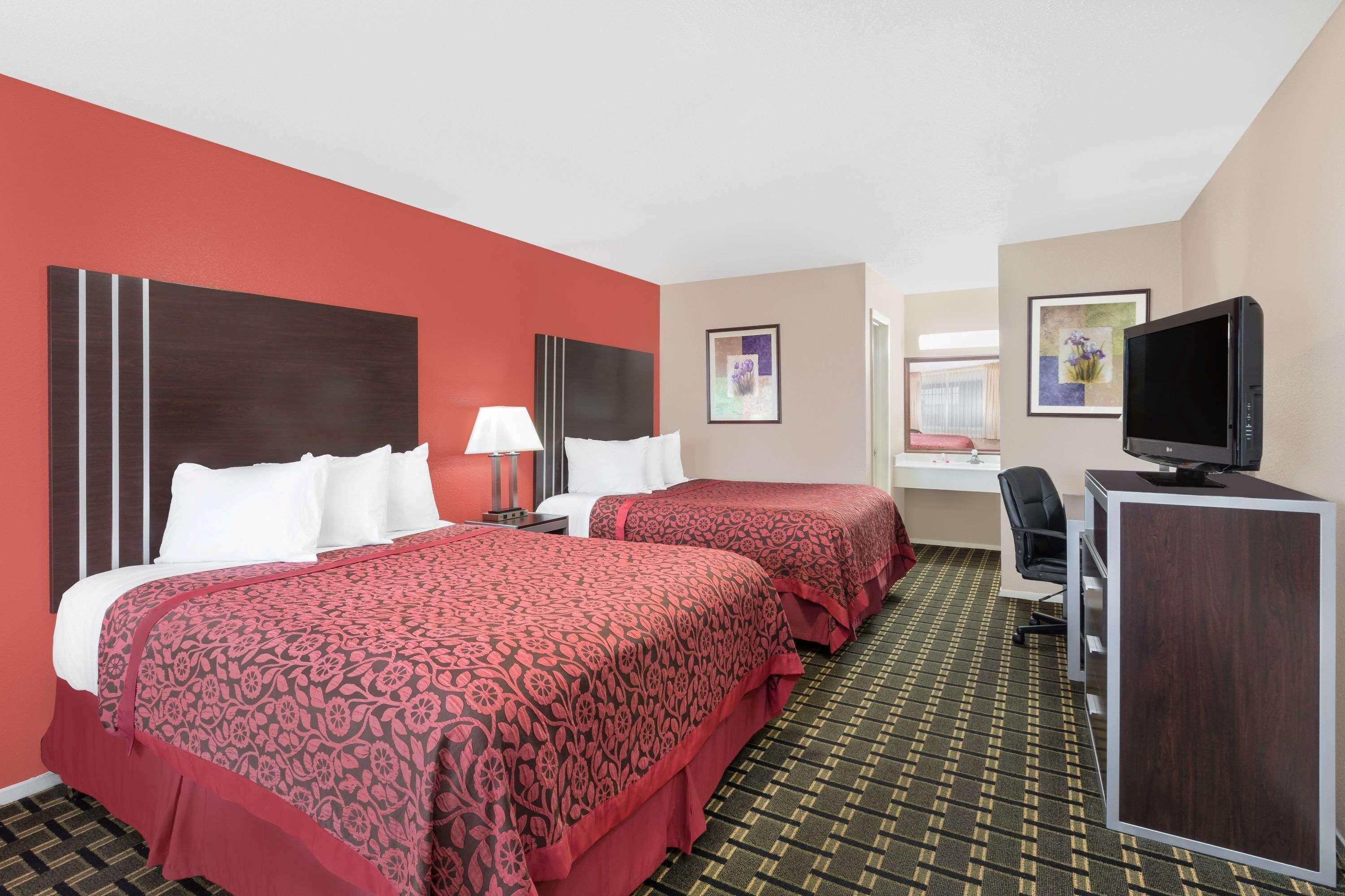 Days Inn By Wyndham College Station University Drive Buitenkant foto