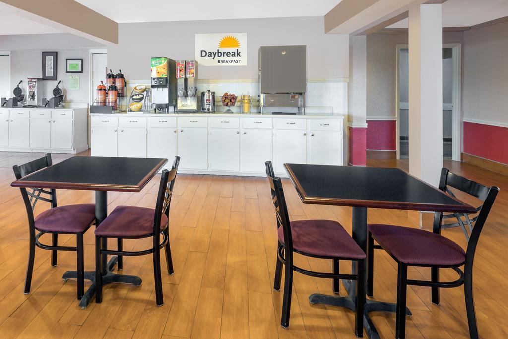 Days Inn By Wyndham College Station University Drive Buitenkant foto