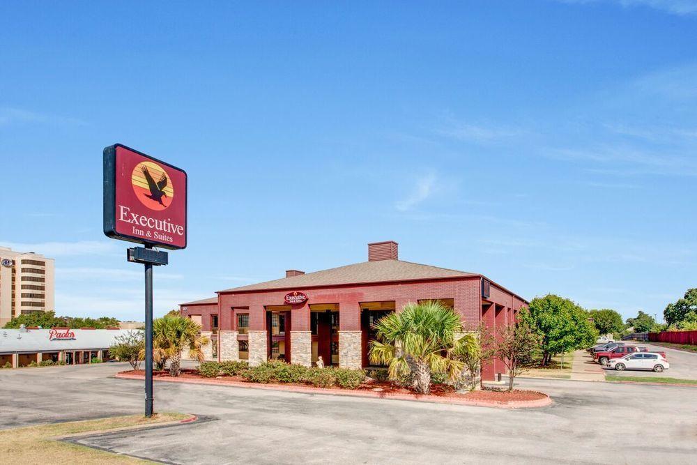 Days Inn By Wyndham College Station University Drive Buitenkant foto
