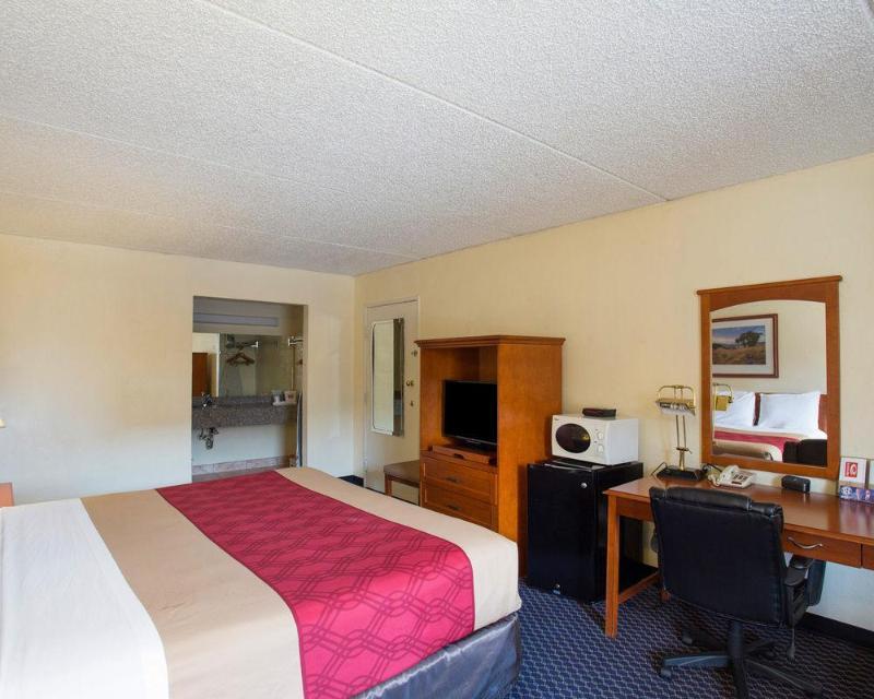 Days Inn By Wyndham College Station University Drive Buitenkant foto