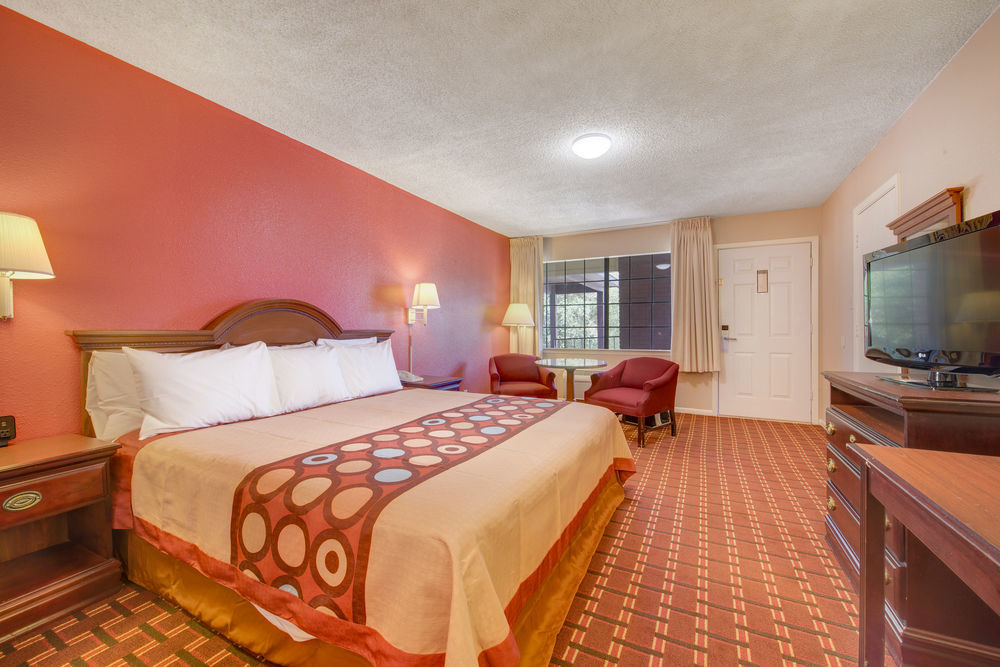 Days Inn By Wyndham College Station University Drive Buitenkant foto