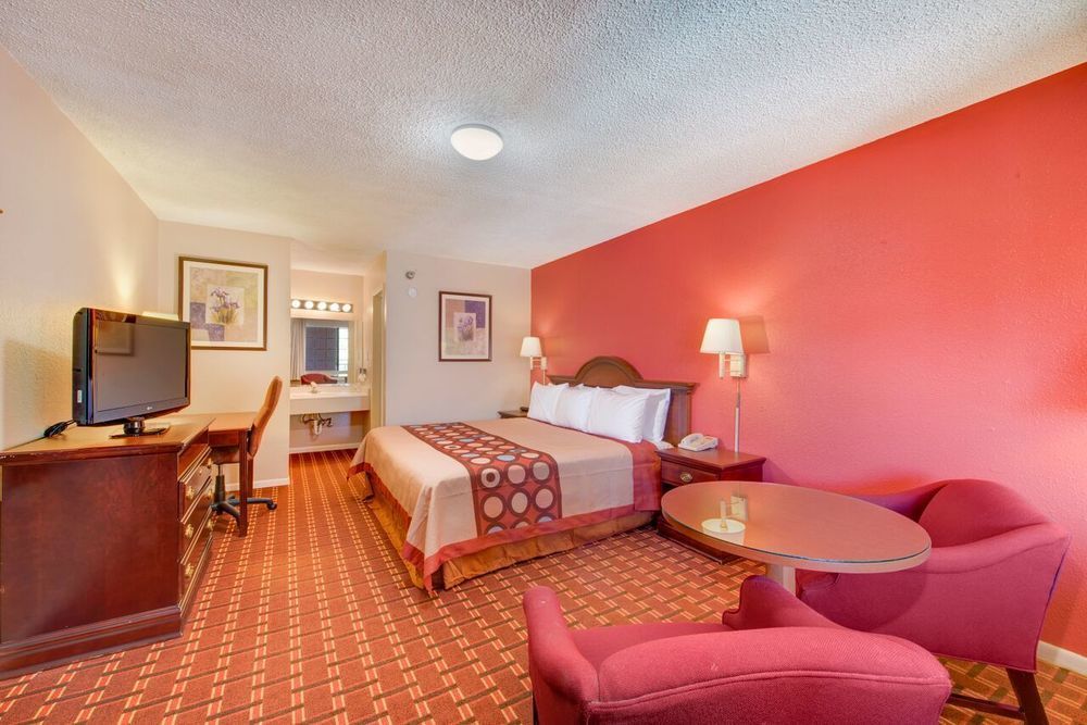 Days Inn By Wyndham College Station University Drive Buitenkant foto