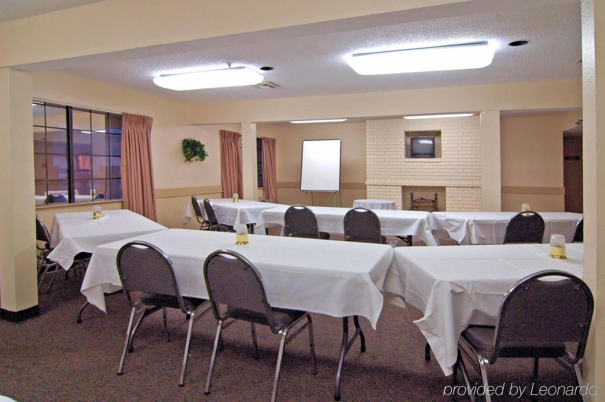 Days Inn By Wyndham College Station University Drive Buitenkant foto
