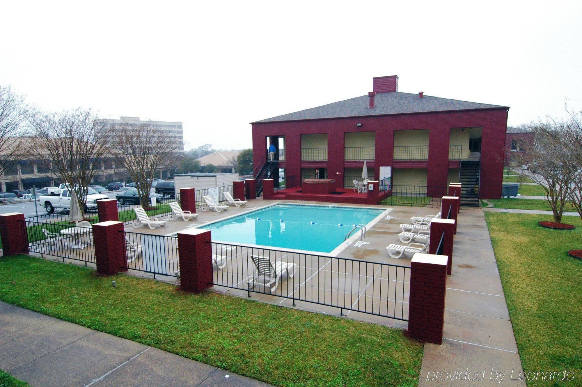 Days Inn By Wyndham College Station University Drive Buitenkant foto