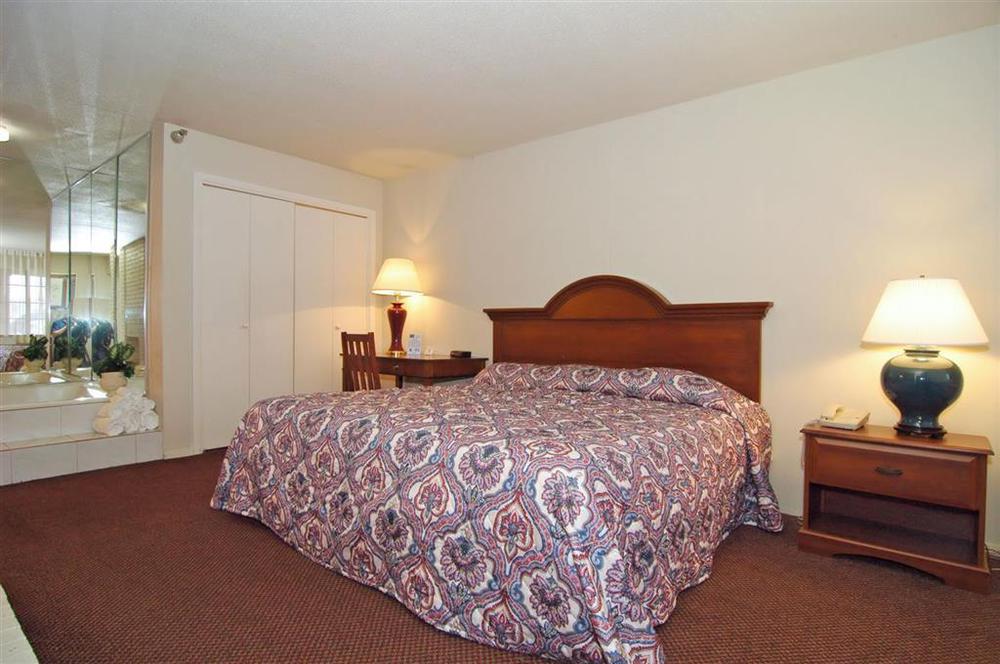 Days Inn By Wyndham College Station University Drive Kamer foto